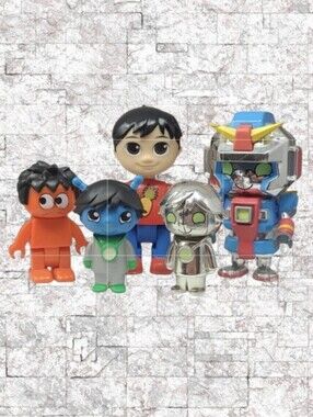 5 RYANS WORLD ACTION FIGURES